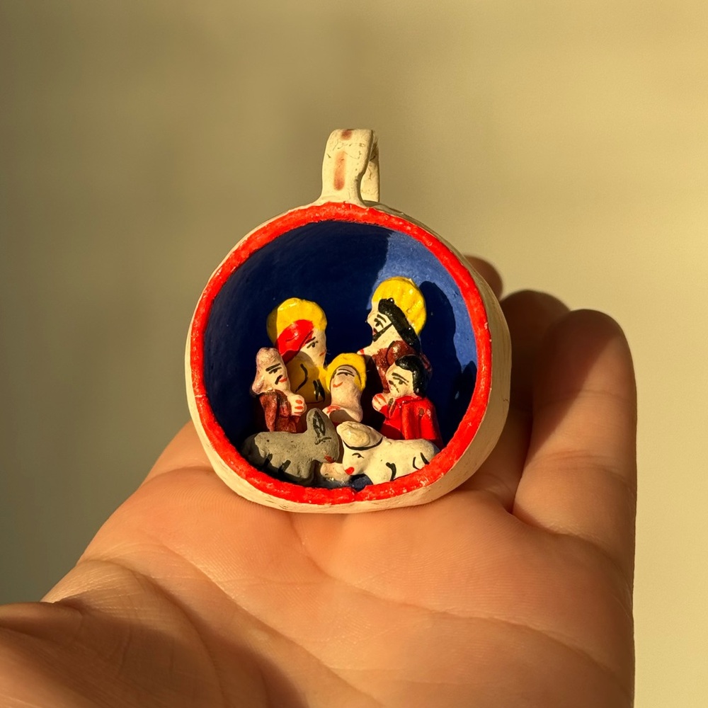 Vintage Christmas Folk Art Painted Pottery Nativity ‘Crèche’ Diorama Ornament